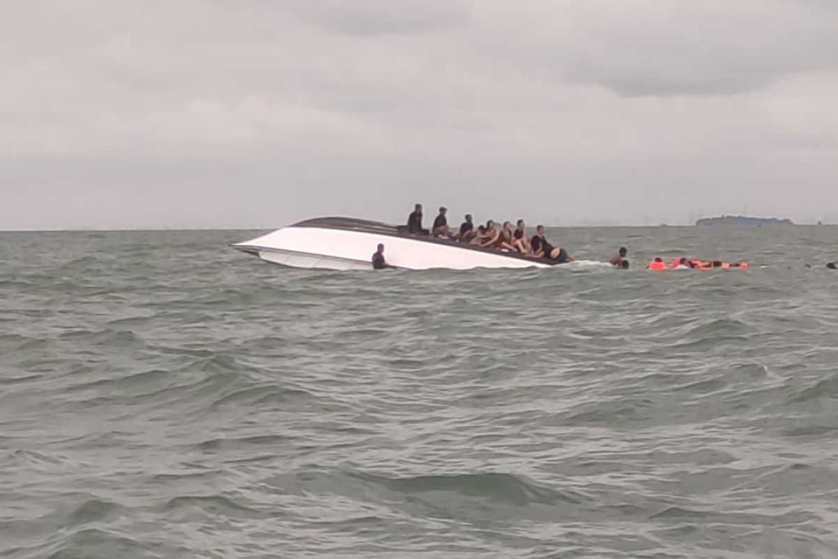 Basarnas: Total penumpang kapal terbalik di Kepulauan Seribu 35 orang