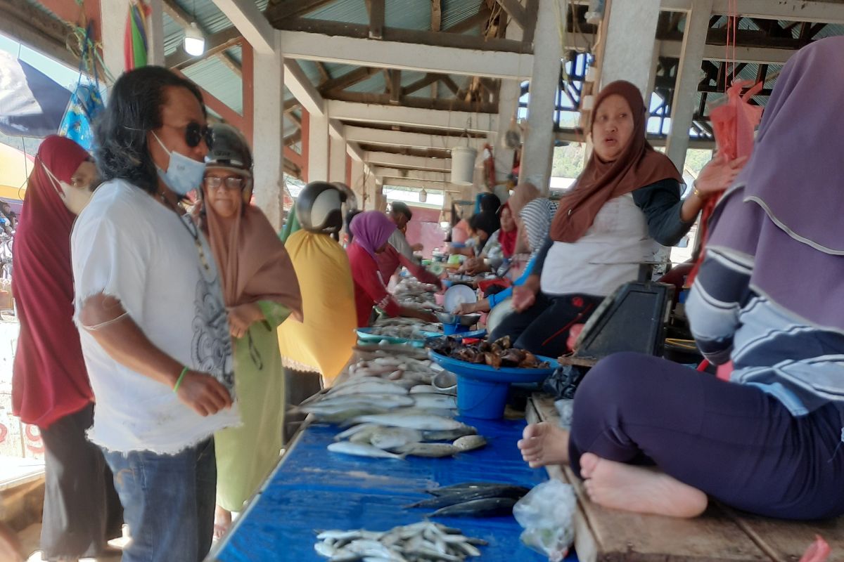 Jelang Ramadan harga sejumlah komoditas melonjak di Muna Barat
