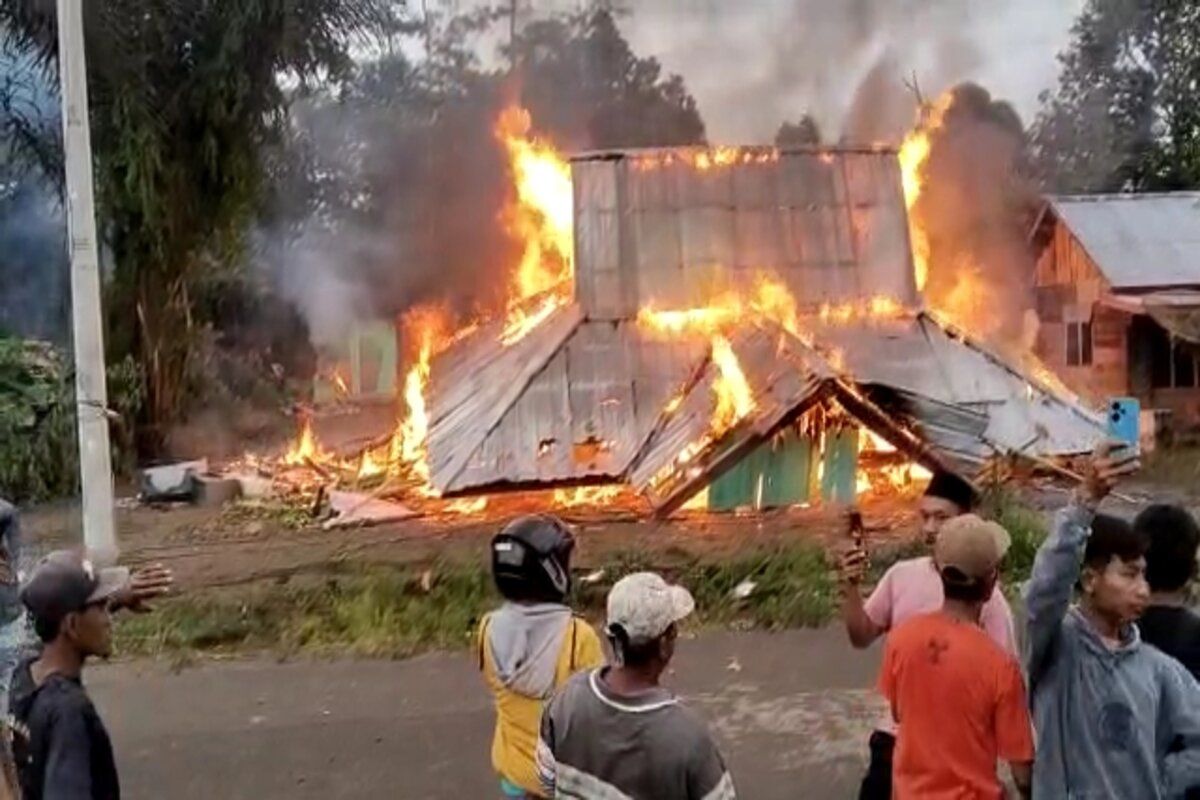 Kapolres Lampung Barat sayangkan pembakaran kantor Resor Kehutanan di Suoh