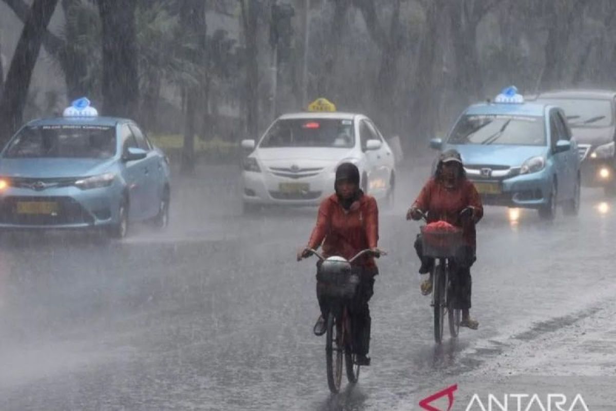 BMKG peringatkan potensi hujan lebat di 20 provinsi