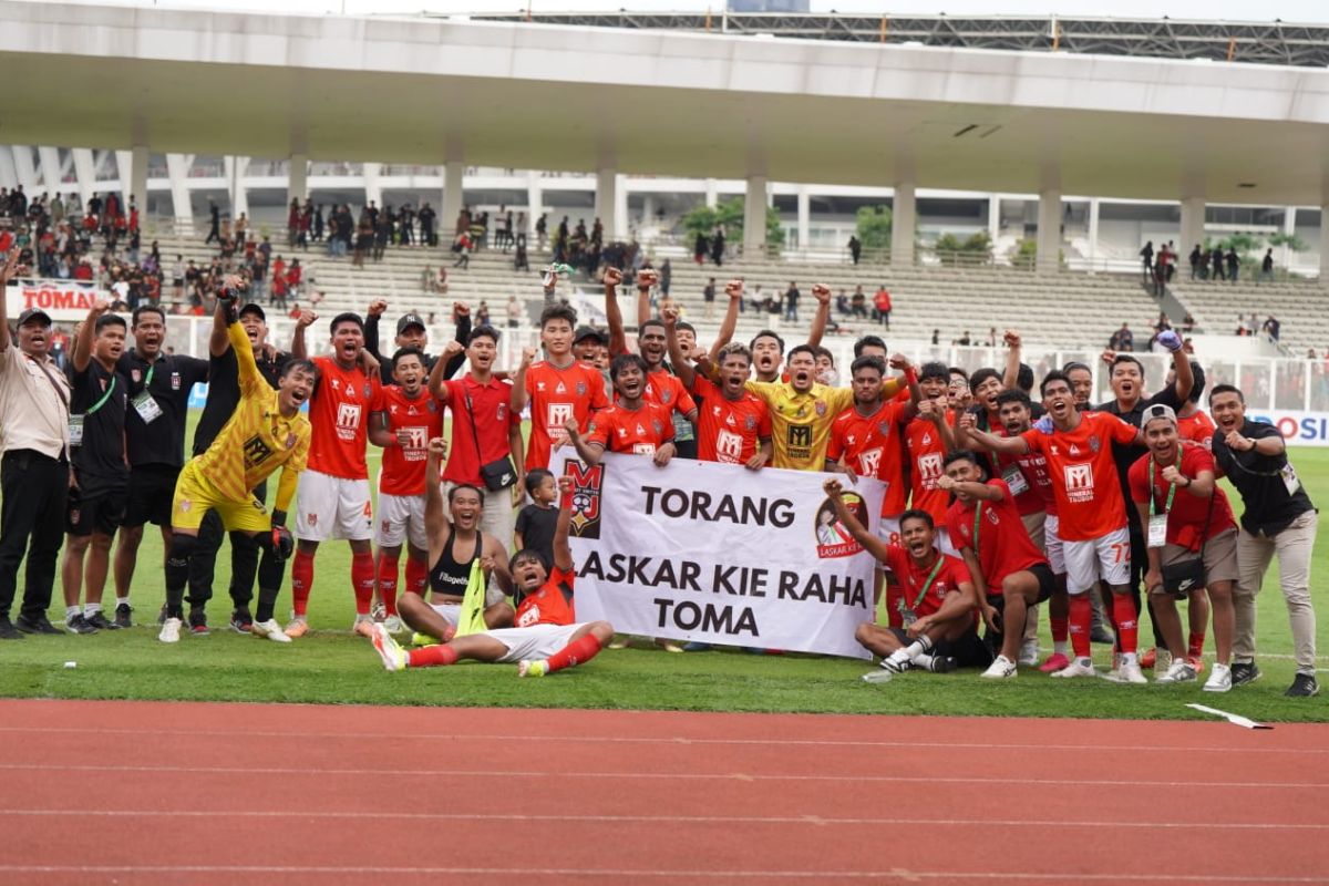 Manajemen  Malut United rayakan keberhasilan lolos Liga 1 di Ternate