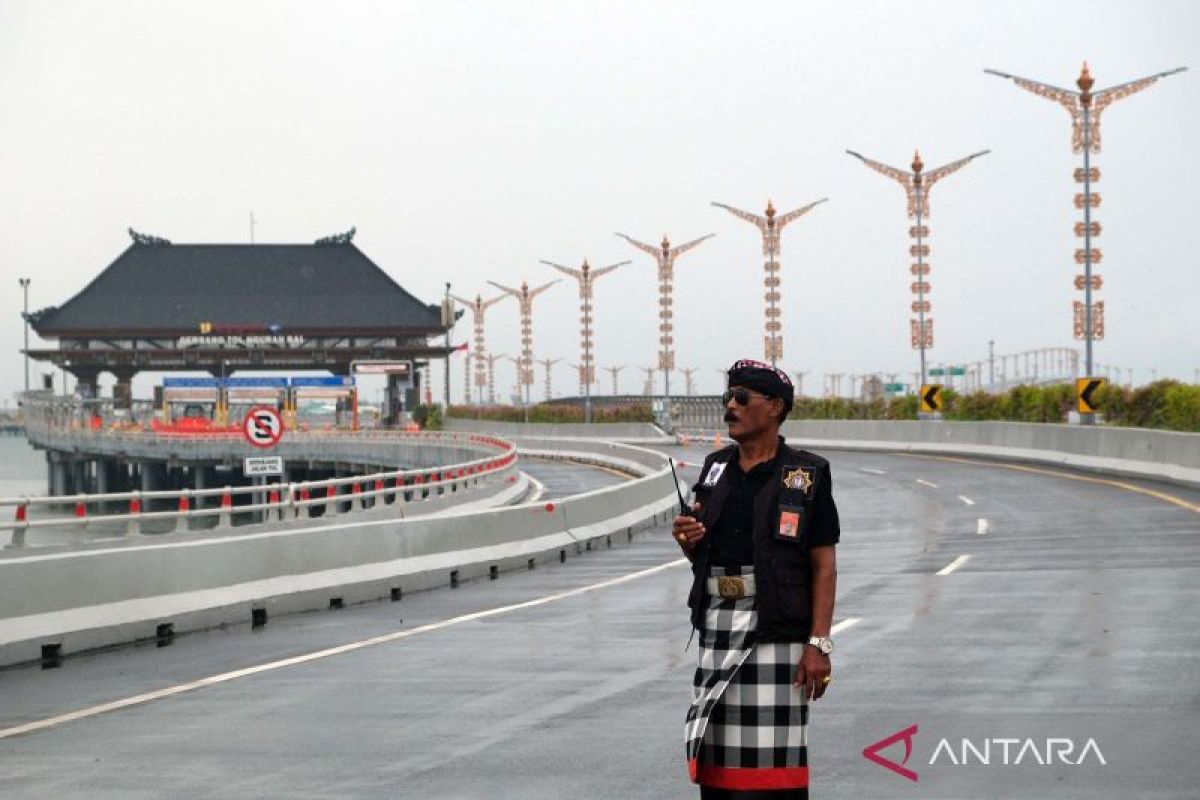 Suasana Pulau Bali sepi dan lengang aktivitas luar rumah saat Nyepi