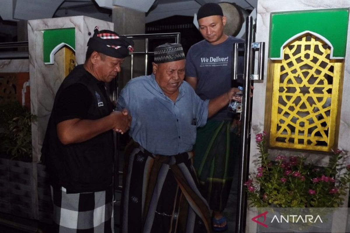 Umat Islam di Desa Tuban Bali Shalat Tarawih terbatas saat Nyepi