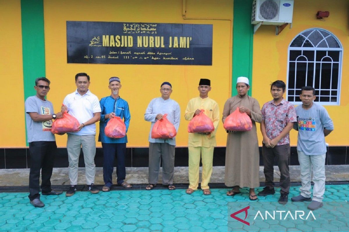 PT Timah bagikan sembako bantu kaum dhuafa sambut Ramadhan