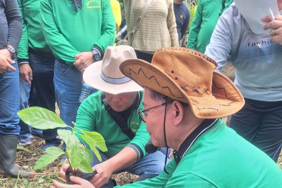 Uskup Manado ajak perlakukan alam sekitar secara baik