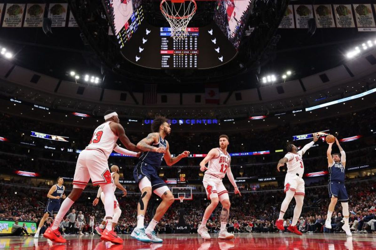 Rekor 30 poin triple-double Doncic terputus saat Mavs tekuk Bulls