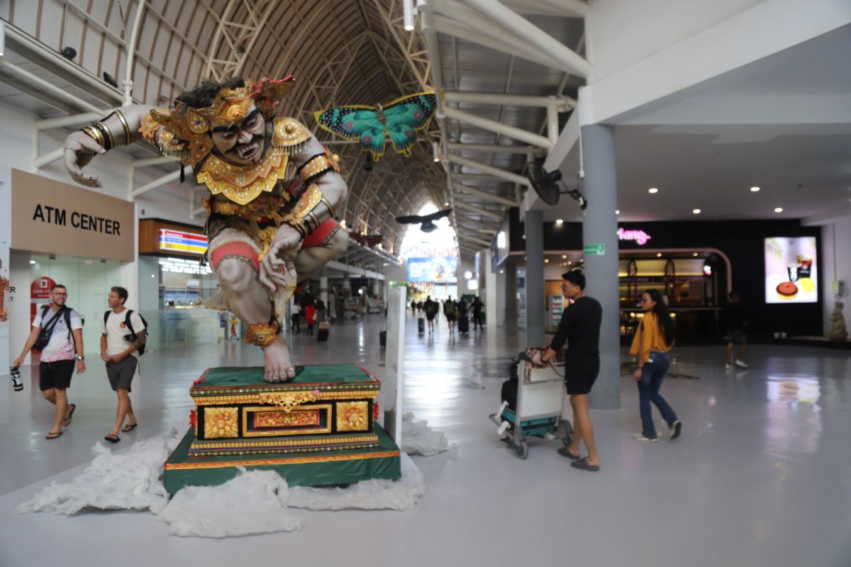 Bandara Ngurah Rai Bali kembali beroperasi setelah libur Nyepi.