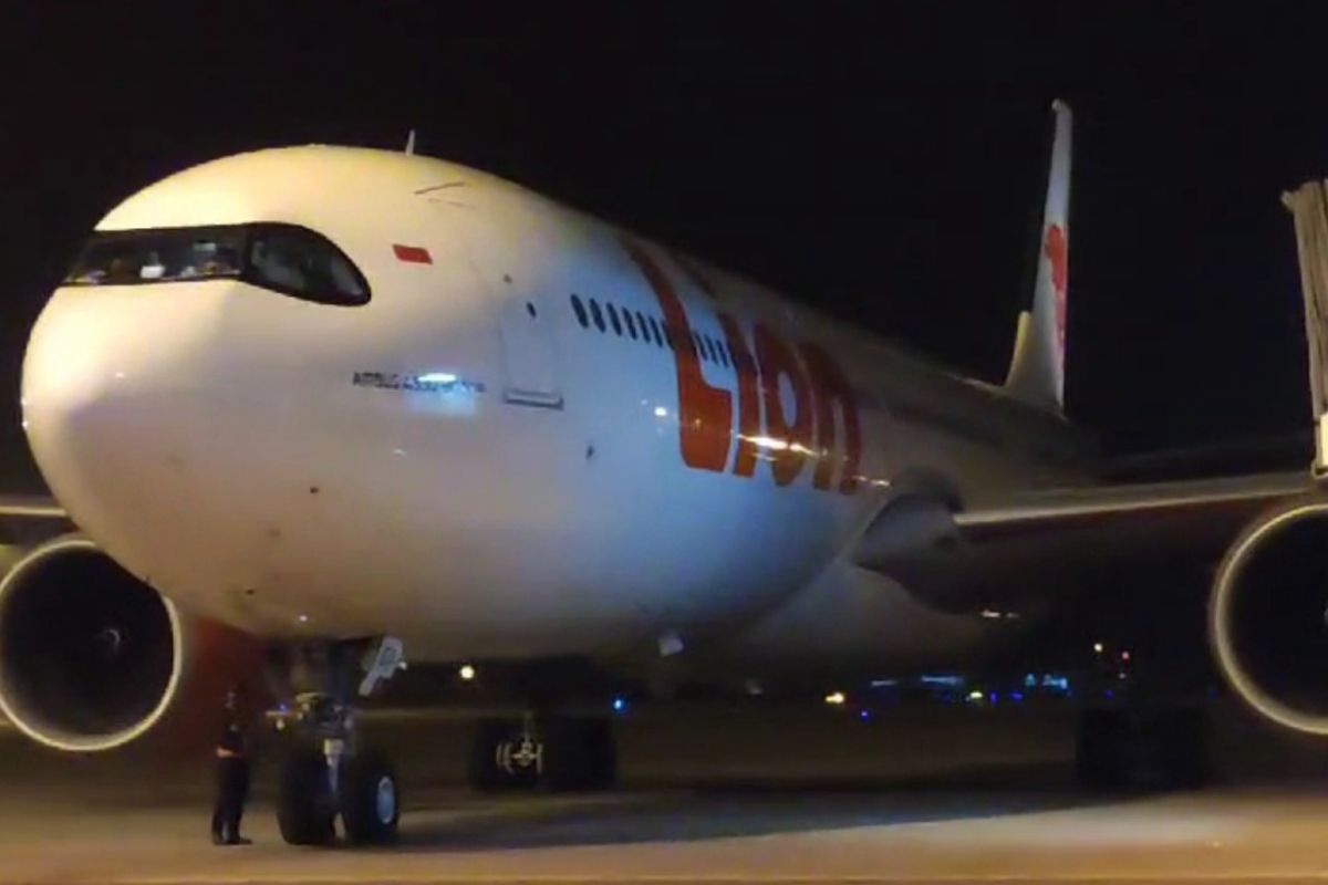 Alihkan pendaratan ke Bandara Kualanamu, Pesawat Lion Air rute Jeddah