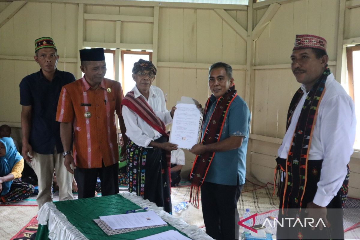 Masyarakat adat berikan tanah tujuh hektare ke Pemda Manggarai Barat