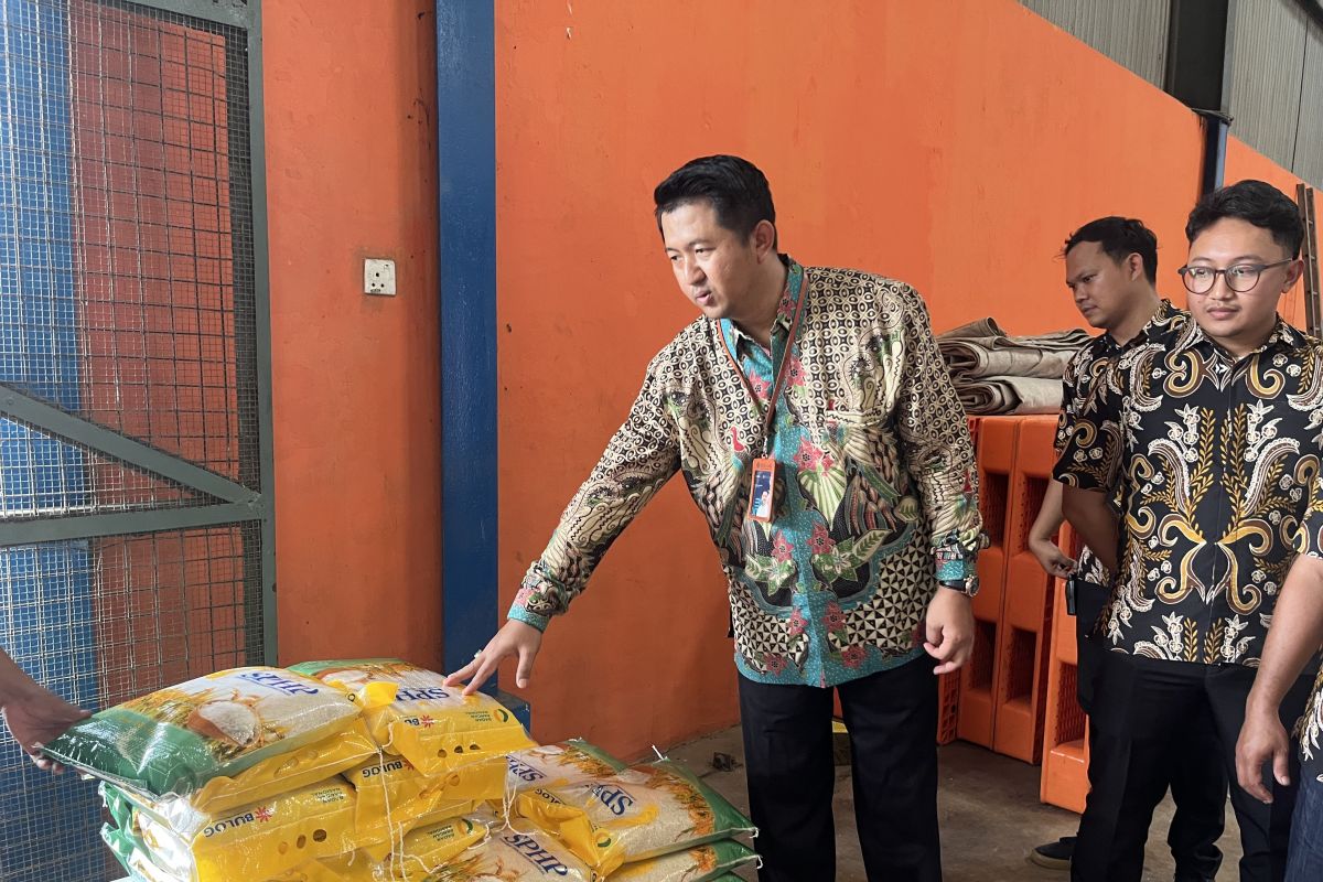 Bulog Batam tambah pasokan beras 2.000 ton