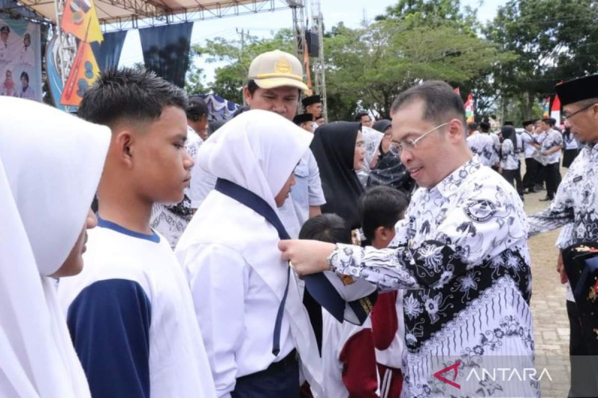 Sekda Mukomuko: Program seragam gratis ringankan beban warga