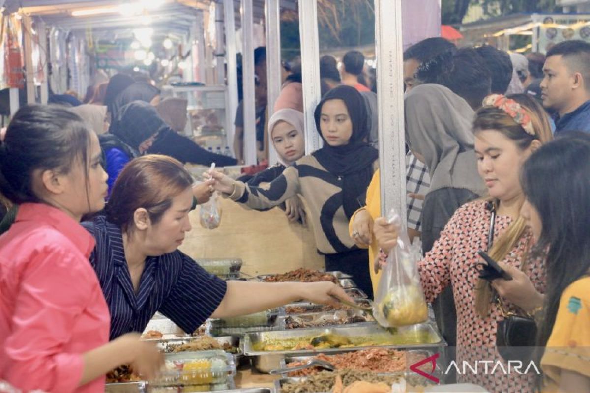 Wali Kota Banjarmasin gratiskan ratusan stan UMKM di Pasar Ramadhan Siring Balai