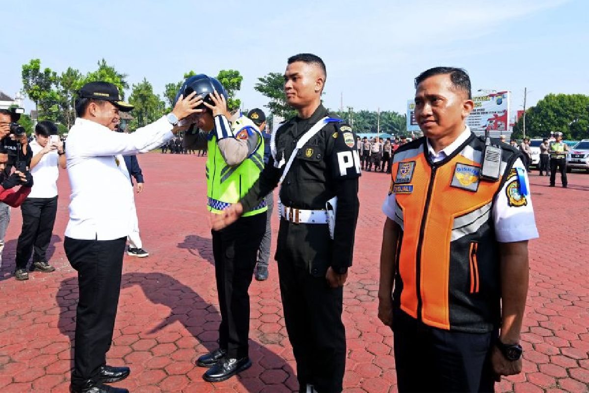 Pj Gubernur Sumut minta masyarakat tingkatkan kesadaran  berlalu lintas