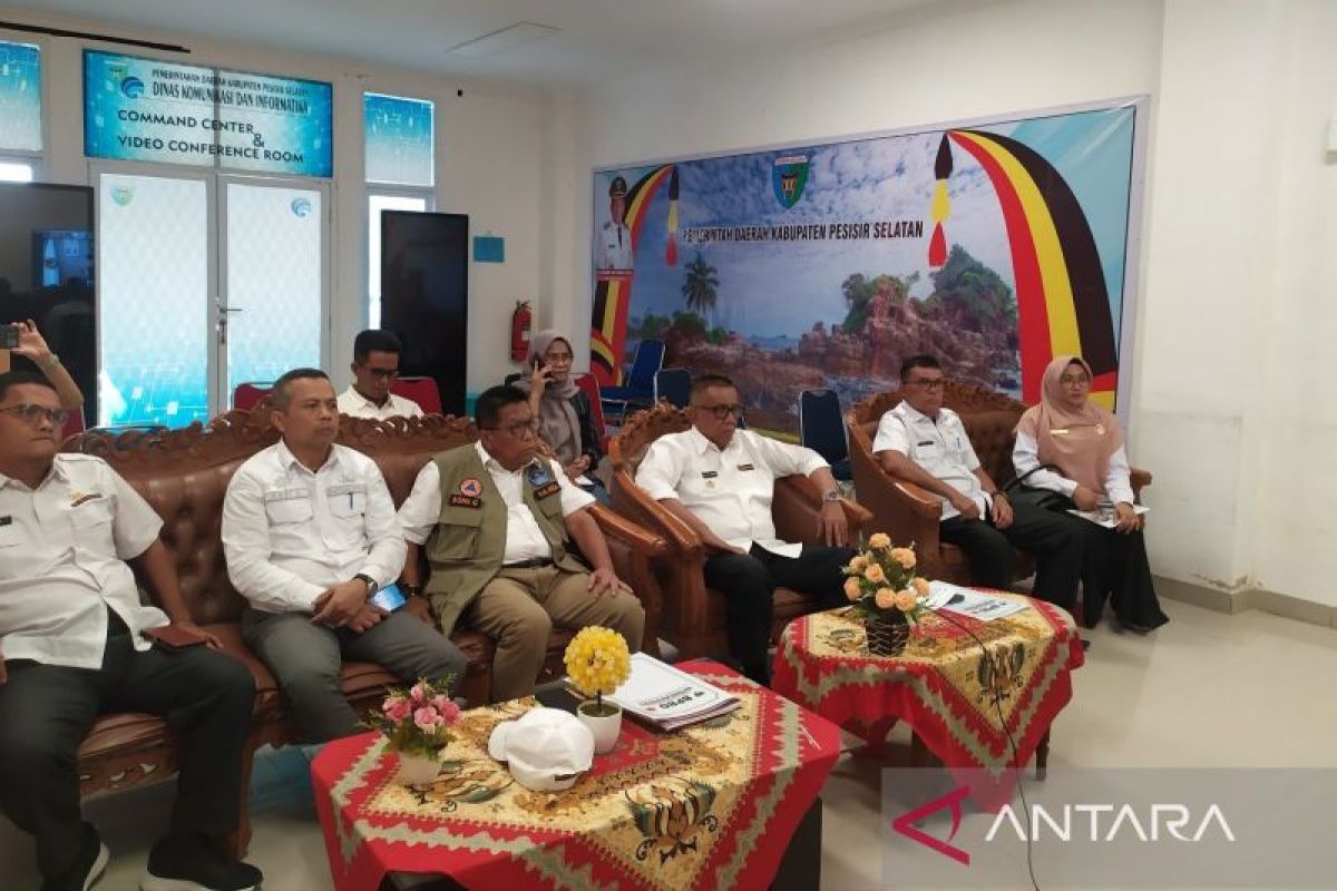 Bupati Pesisir Selatan sampaikan penanganan banjir pada Menko PMK