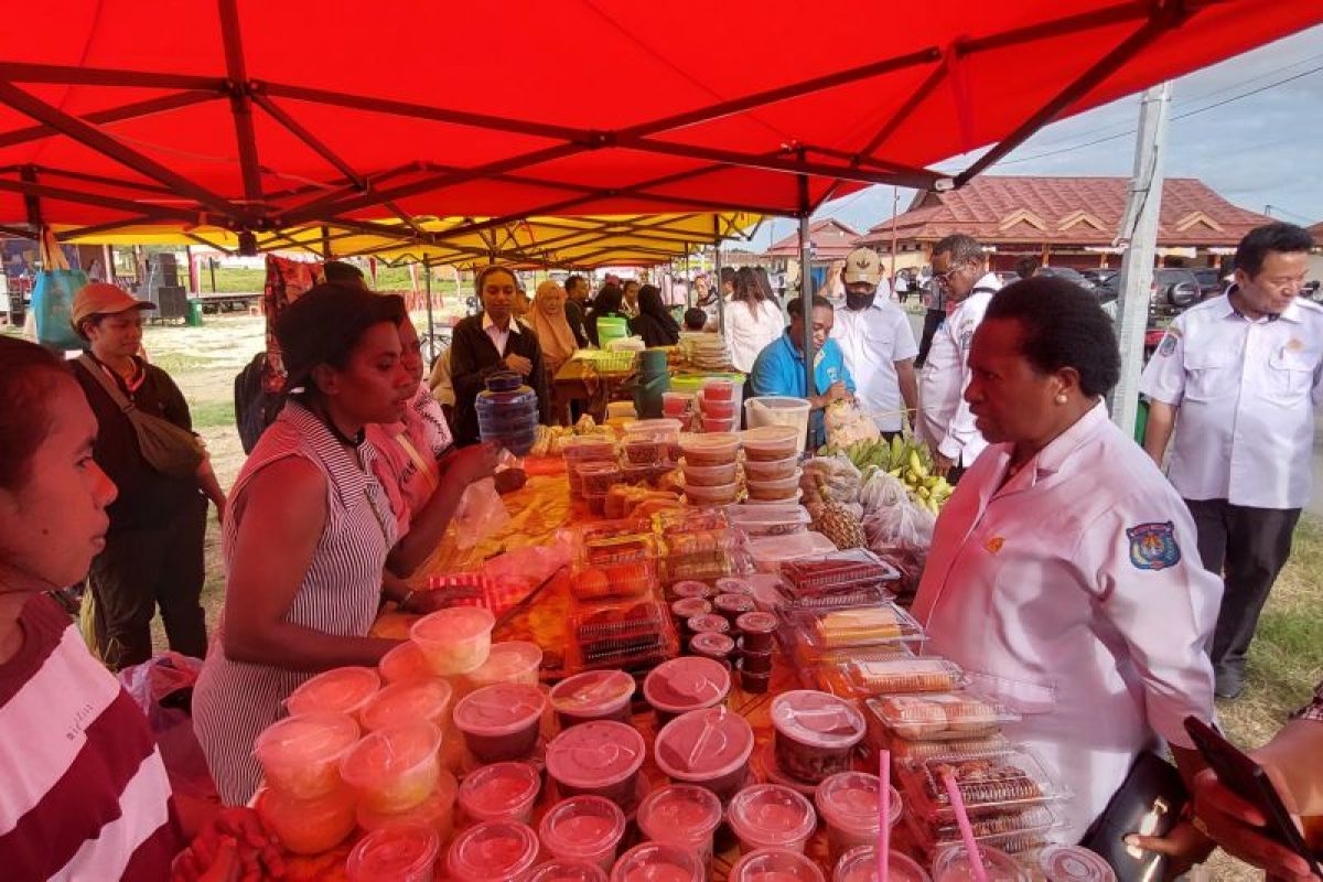 Pemkab Sorong memberdayakan UMKM lewat Pasar Ramadhan