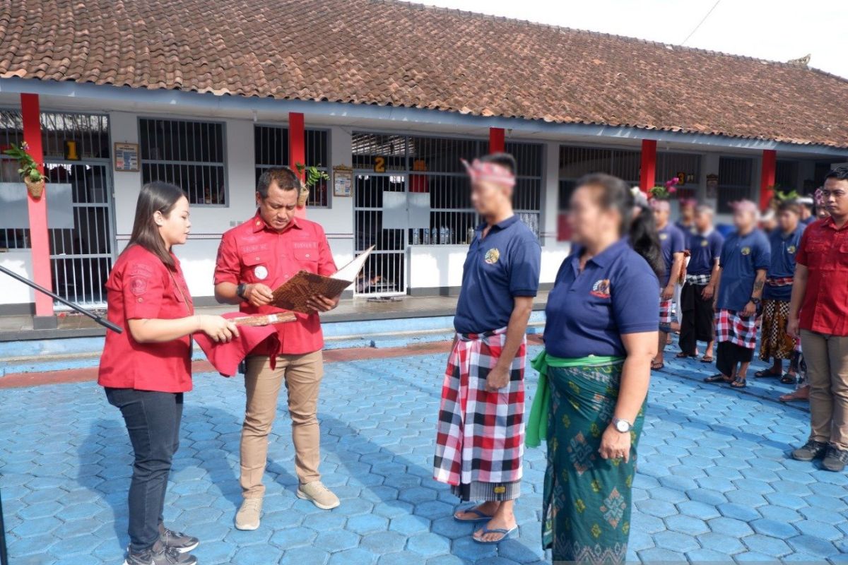 Dua eks bupati di Bali terima remisi Nyepi satu bulan