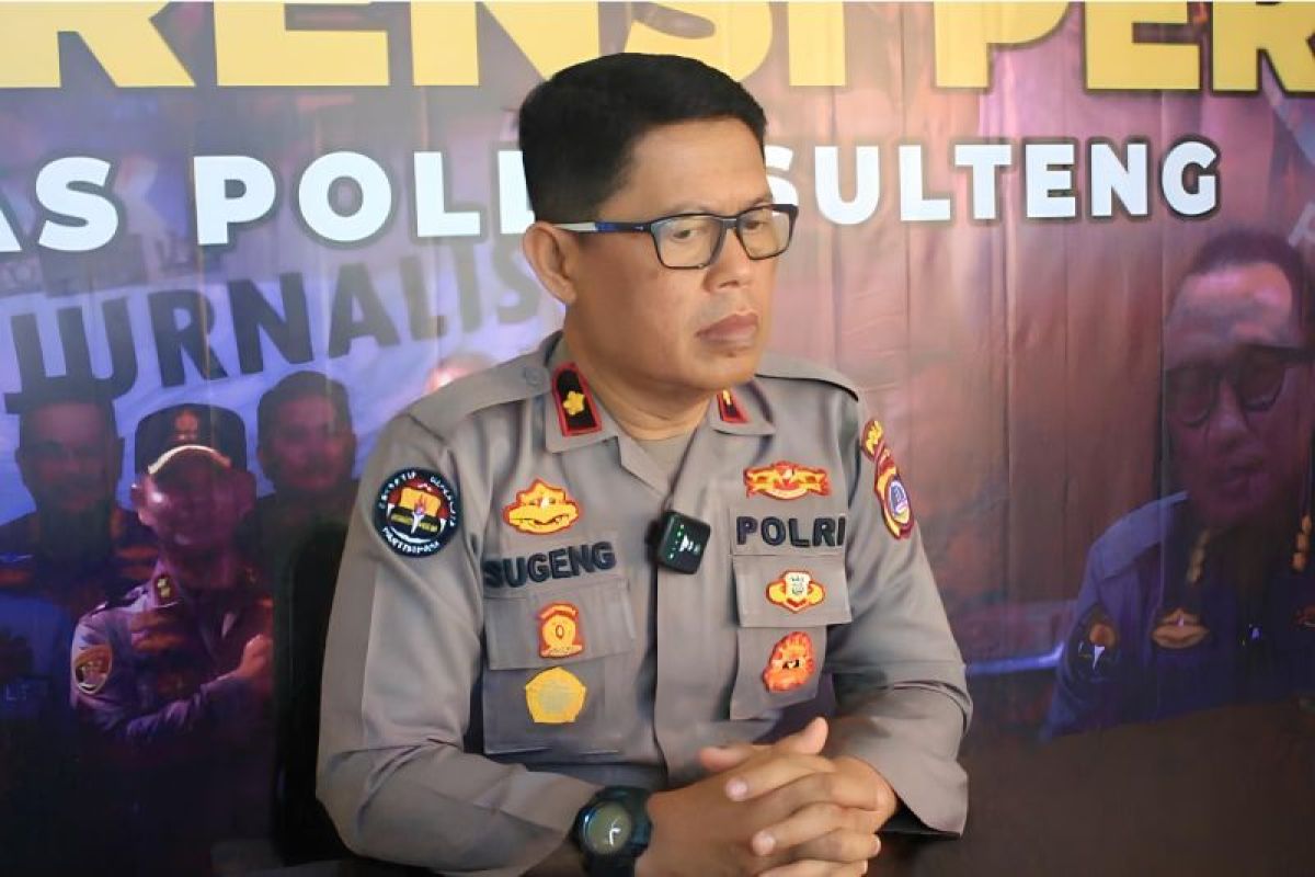 Central Sulawesi police arrest four men, seize two kg crystal meth