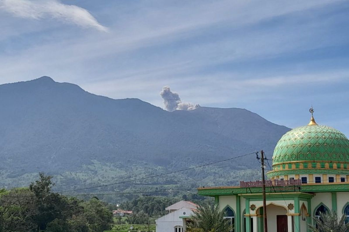 Aktivitas Gunung Marapi turun drastis awal Ramadan