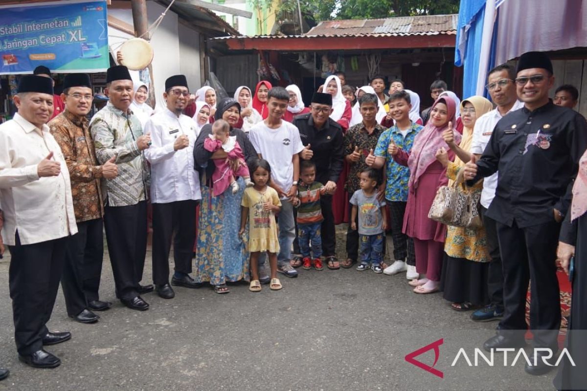 Pemkot Padang beri bantuan bedah rumah bagi warga kurang mampu