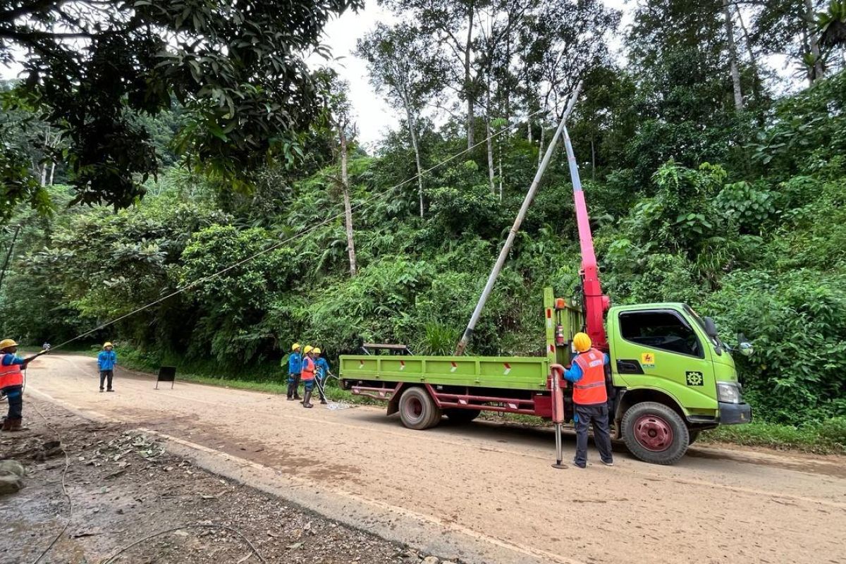 Semangat kolaboratif, PLN sukses pulihkan kelistrikan Sumbar paska bencana banjir dan longsor