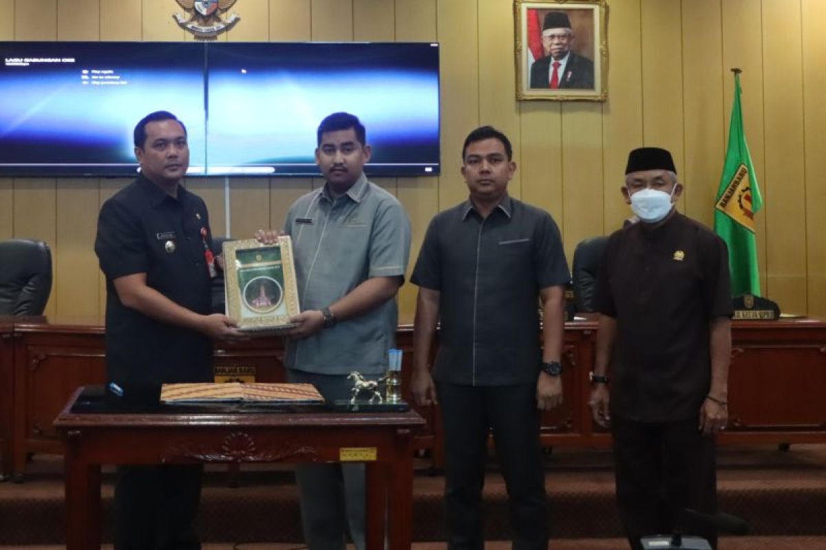 Wali Kota Banjarbaru sampai LKPj 2023 ke DPRD