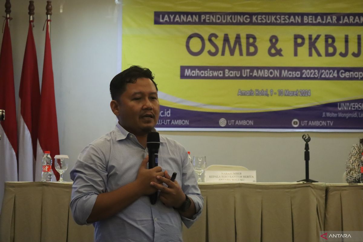 Kepala LKBN Antara Maluku beri kuliah umum literasi digital di UT Ambon