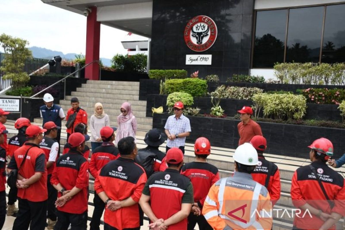 Semen Padang kirim TRC dan dirikan Posko Trauma Healing untuk korban banjir Pessel