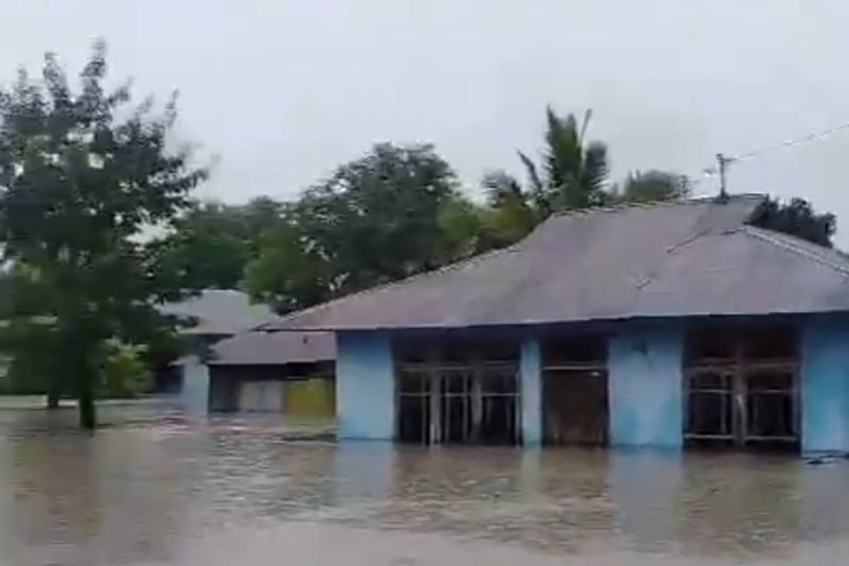 BPBD laporkan banjir terjang rumah warga Desa Naibonat