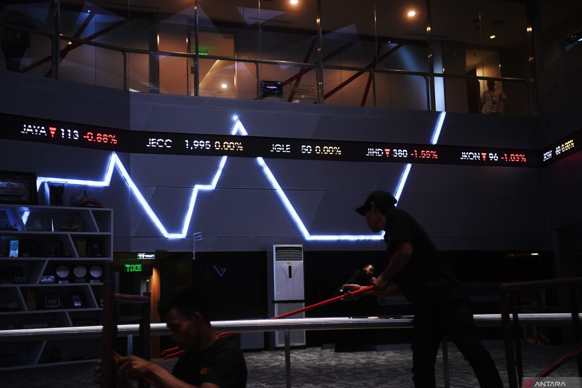 Harga saham gabungan hari ini berbalik menguat