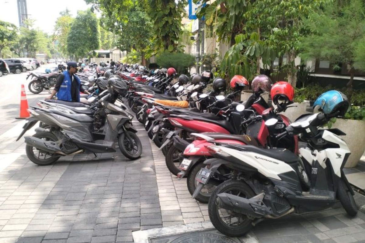 Dishub Surabaya terima 64 laporan oknum jukir langgar aturan parkir