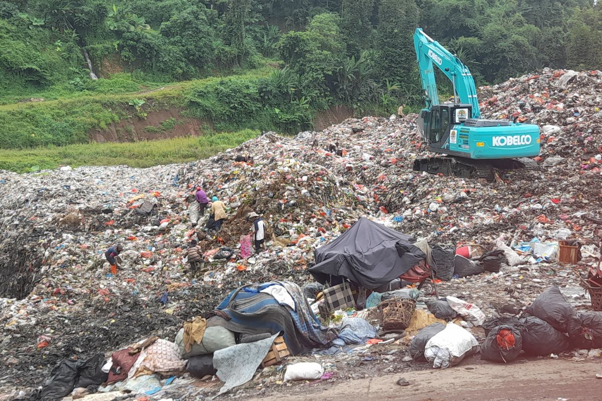 Volume sampah di Kota Serang meningkat pada Ramadhan
