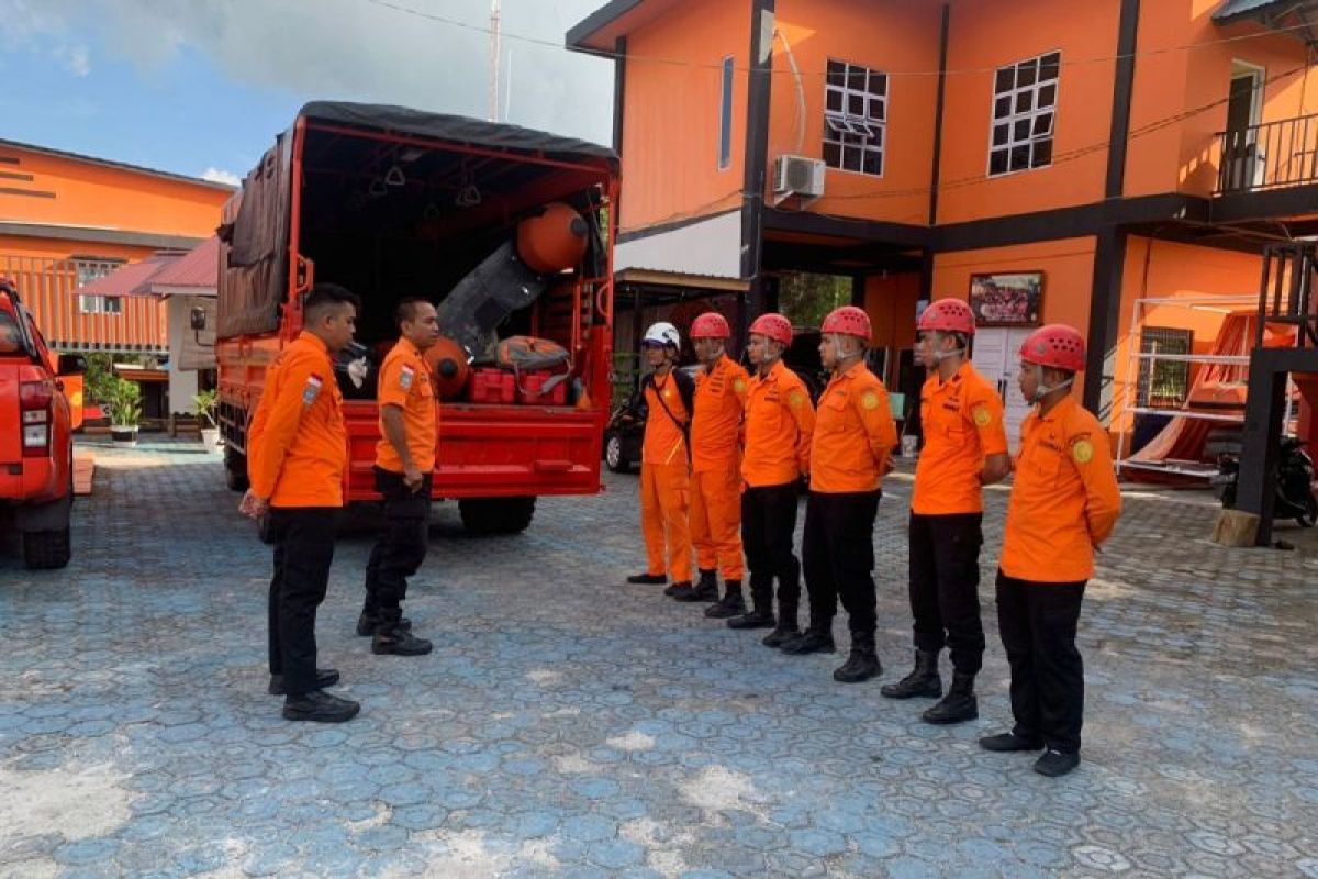 Basarnas Natuna lakukan pencarian lansia hilang di Desa Selaut