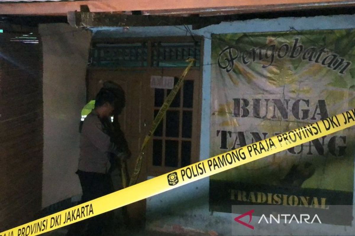 Satpol PP Jaktim awasi tempat hiburan malam selama Ramadhan