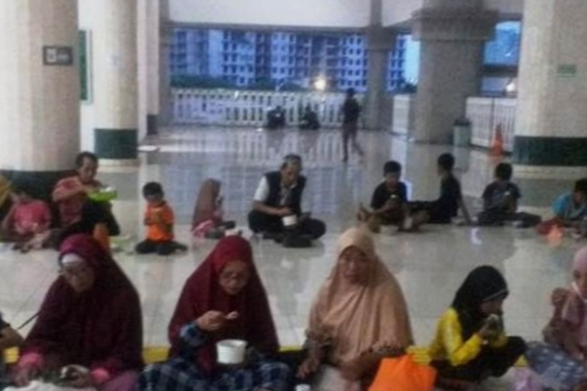 Buka puasa bersama di Masjid Hasyim Asy'ari prioritaskan warga sekitar