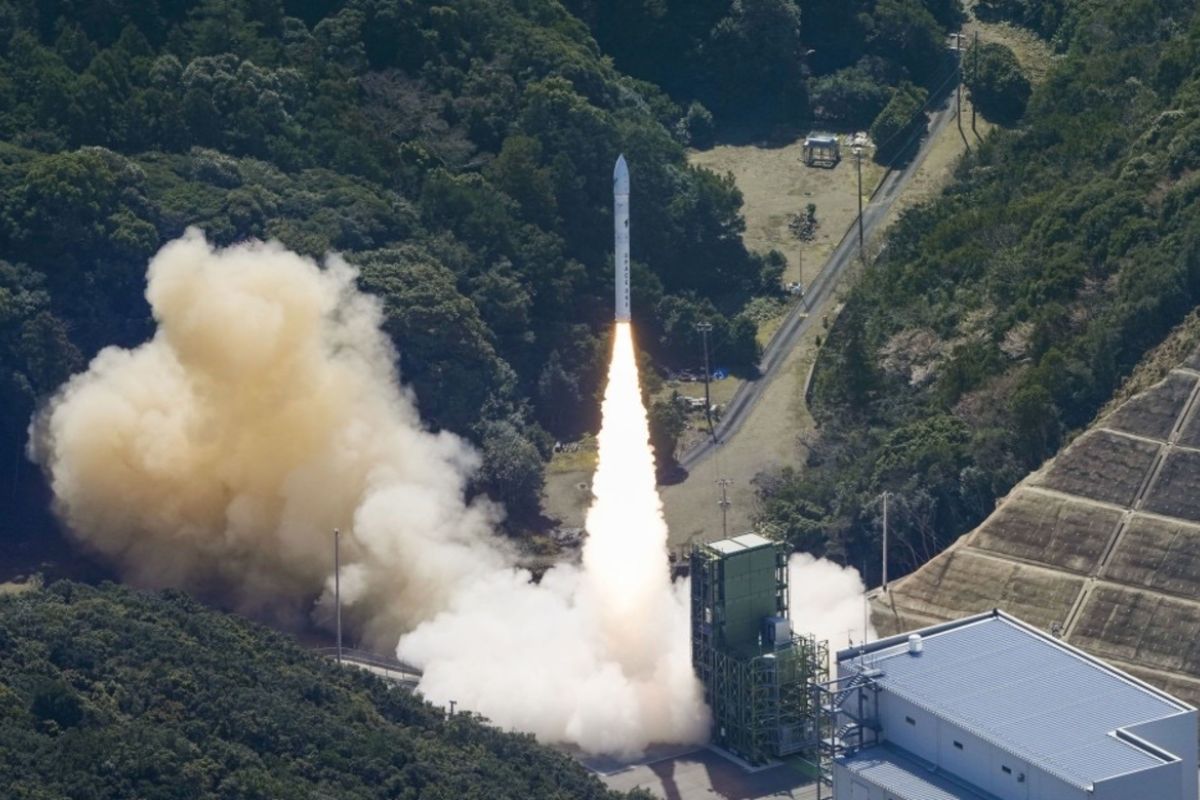 Satelit milik perusahaan swasta Jepang meledak setelah lepas landas