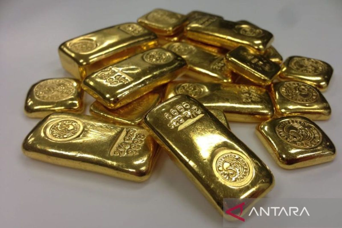 Emas Antam anjlok jadi Rp1,386 juta per gram