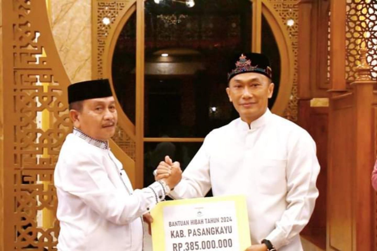 Gubernur Sulbar bantu pembangunan pesantren dan masjid di Pasangkayu