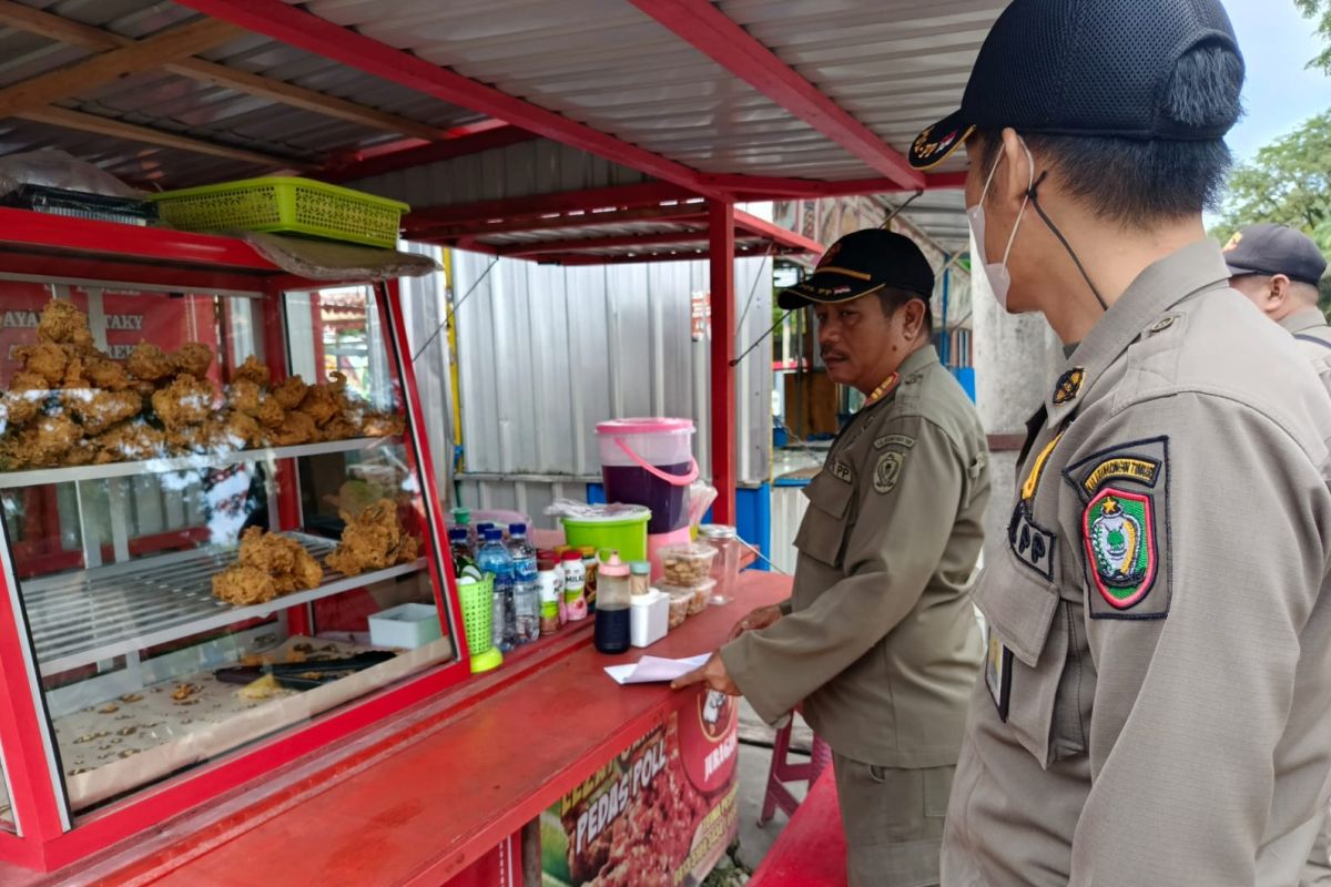 Satpol PP Kotim tertibkan warung makan buka terang-terangan pada siang saat Ramadhan