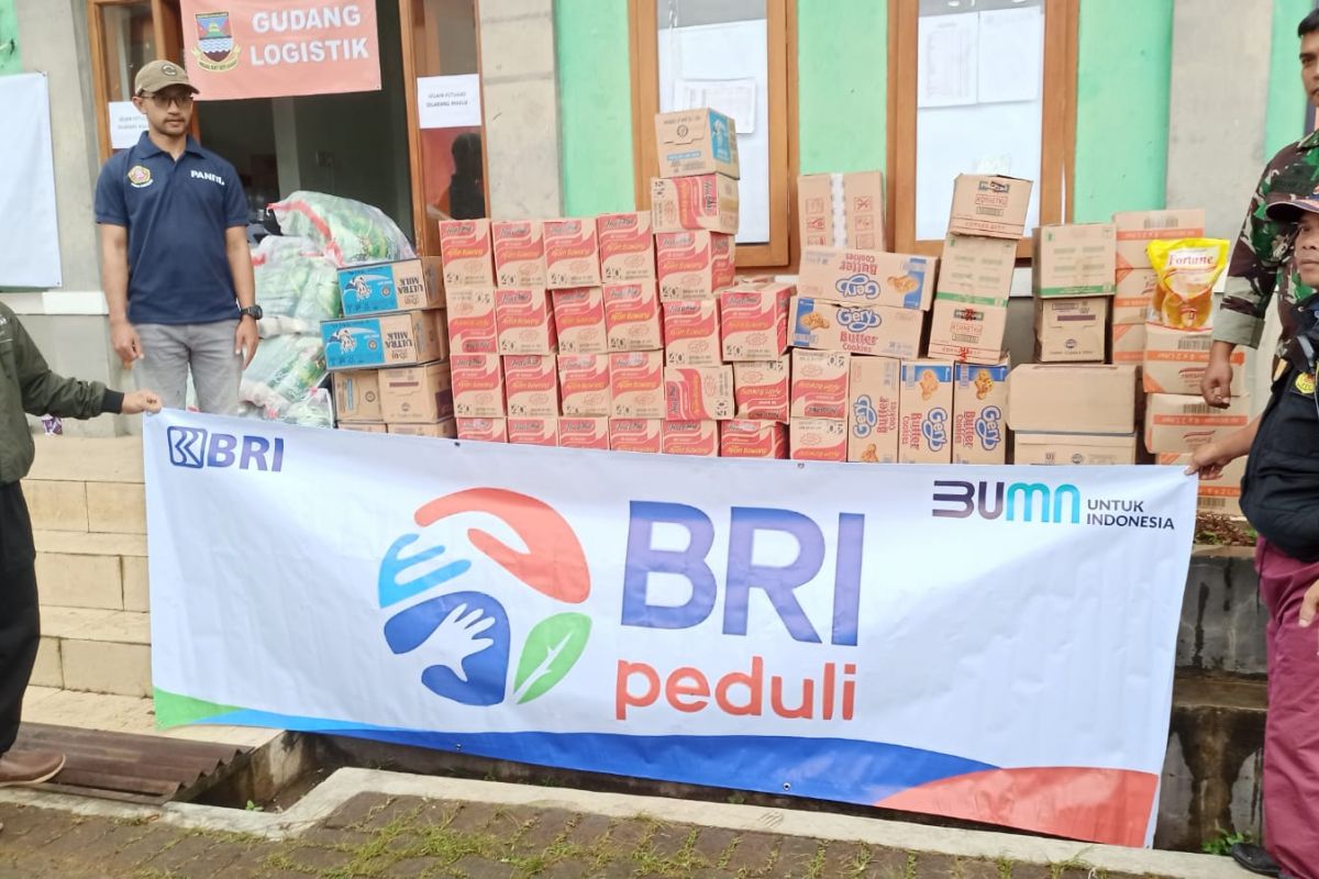 BRI salurkan bantuan untuk masyarakat terdampak banjir-longsor di Sumbar dan Jabar