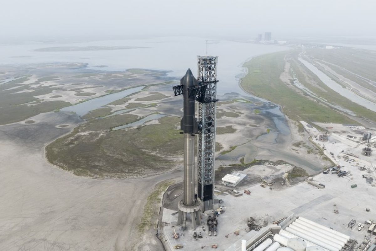 Starship SpaceX lakukan uji terbang ketiga, namun hilang saat kembali