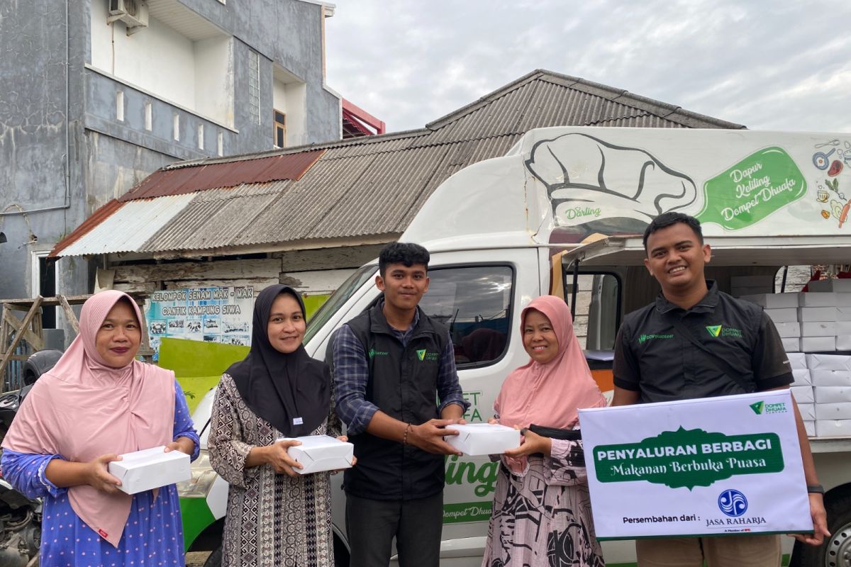 Hari ketiga Ramadhan, Dompet Dhuafa Lampung berbagi ratusan paket makanan