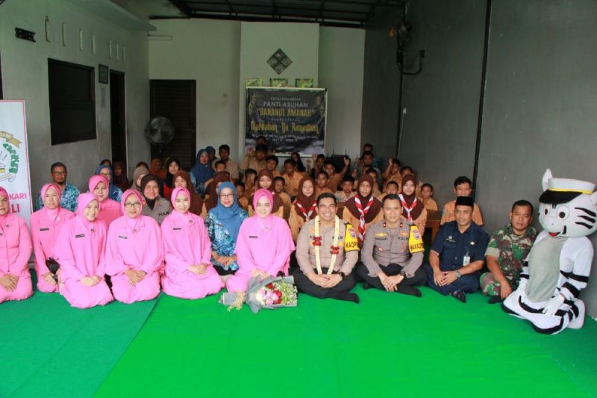 Polres Madiun baksos di asrama anak berkebutuhan khusus