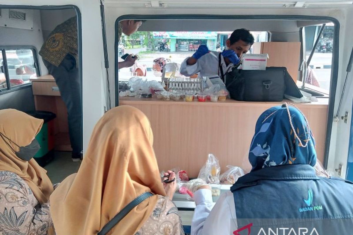 Loka Pom Belitung awasi jajanan takjil Ramadhan 1445 Hijriah