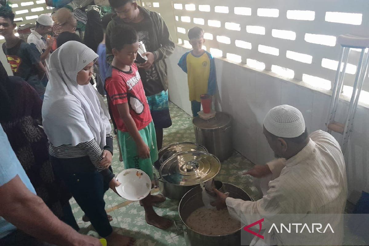 Masjid di Medan sajikan masakan khas India untuk berbuka  puasa