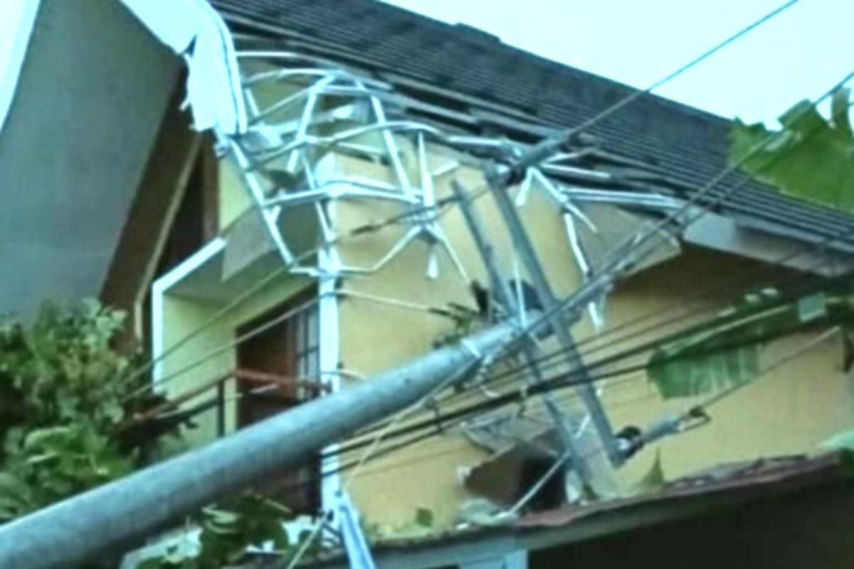 BPBD: 97 rumah rusak akibat hujan deras & angin kencang di Yogyakarta