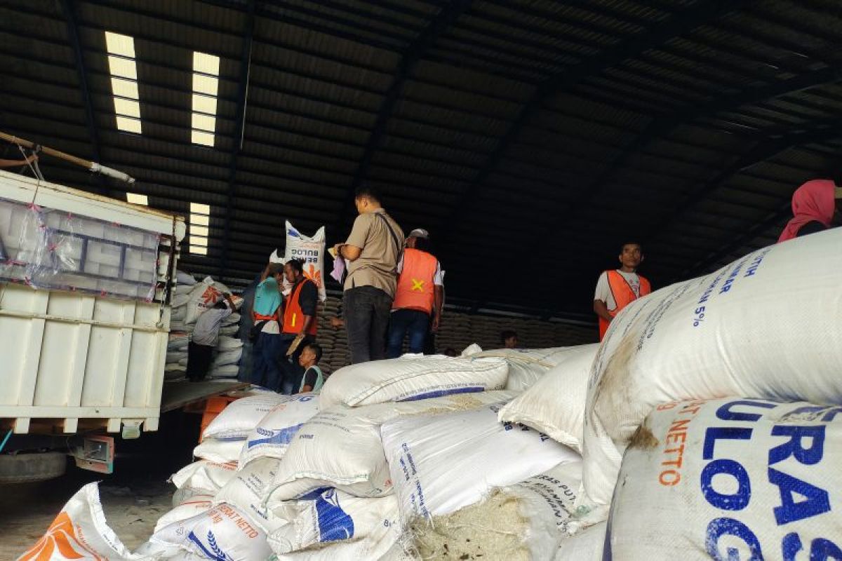 Bulog telah serap 330 ton beras petani di Lampung