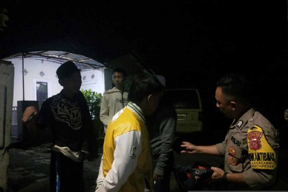 Ikhtiar hentikan budaya perang sarung di Sukabumi