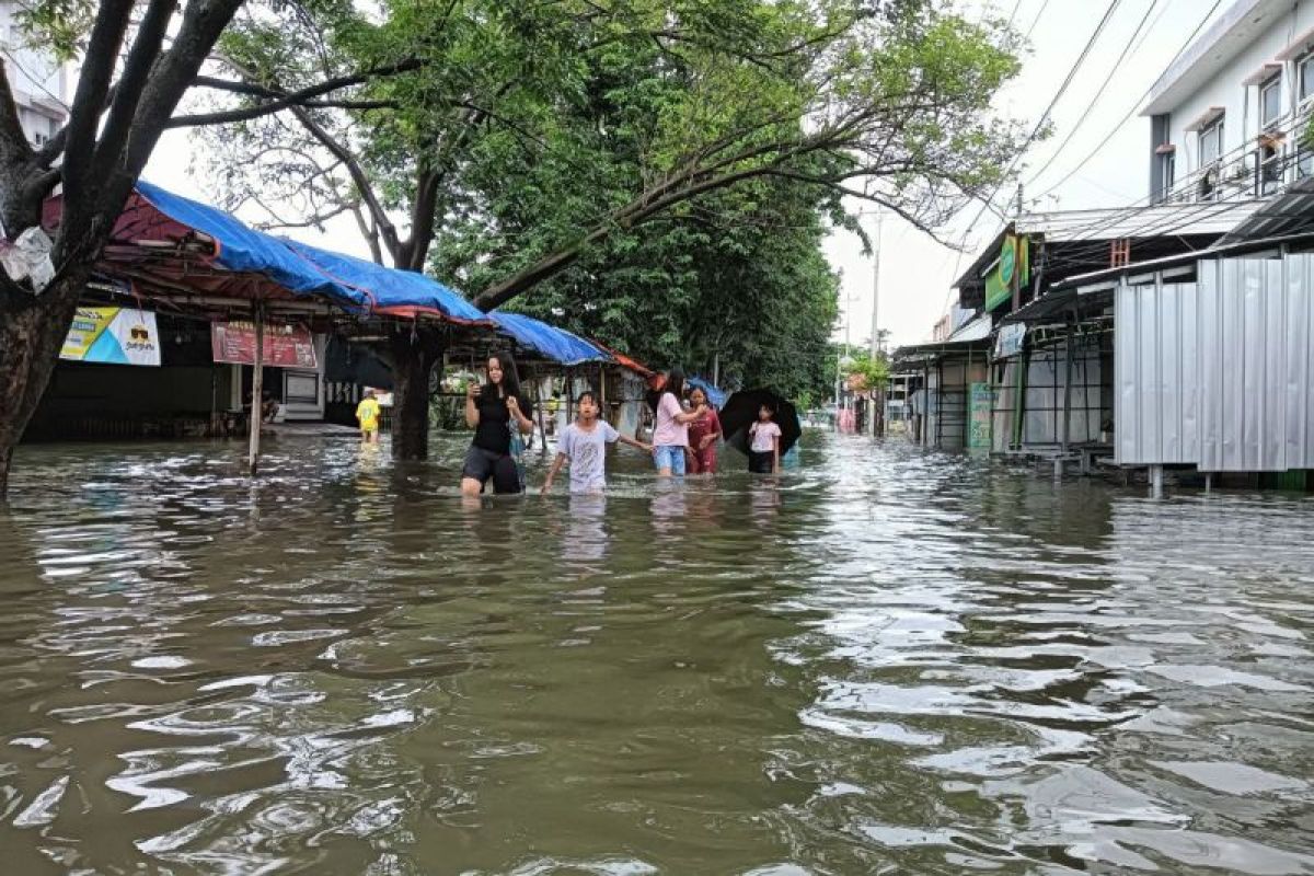 Banjir Semarang mulai surut, Wali Kota Semarang imbau warga tetap siaga