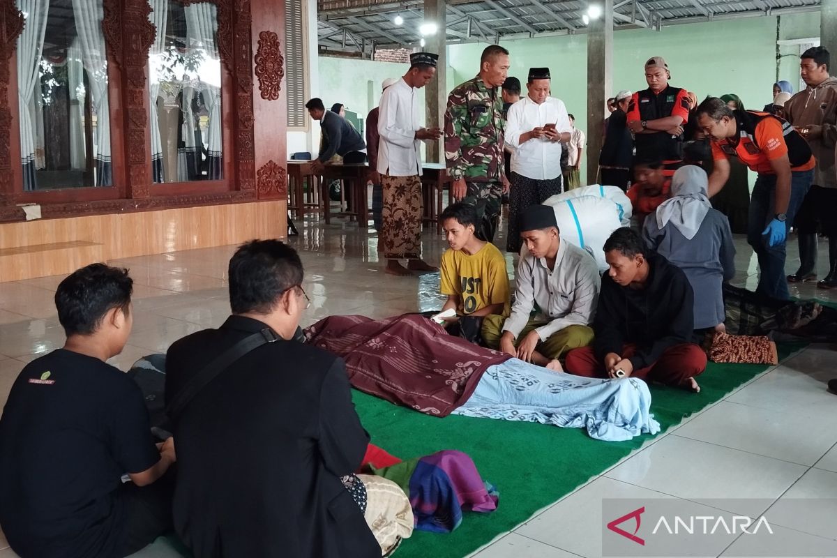 Lima pelajar di Kudus tenggelam di area banjir tiga meninggal