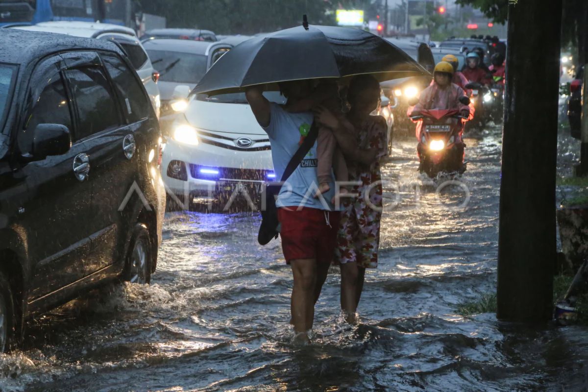 BMKG bilang sebagian wilayah  masih berpotensi hujan lebat